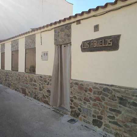 Apartamentos Callampa Torrejón el Rubio Екстериор снимка