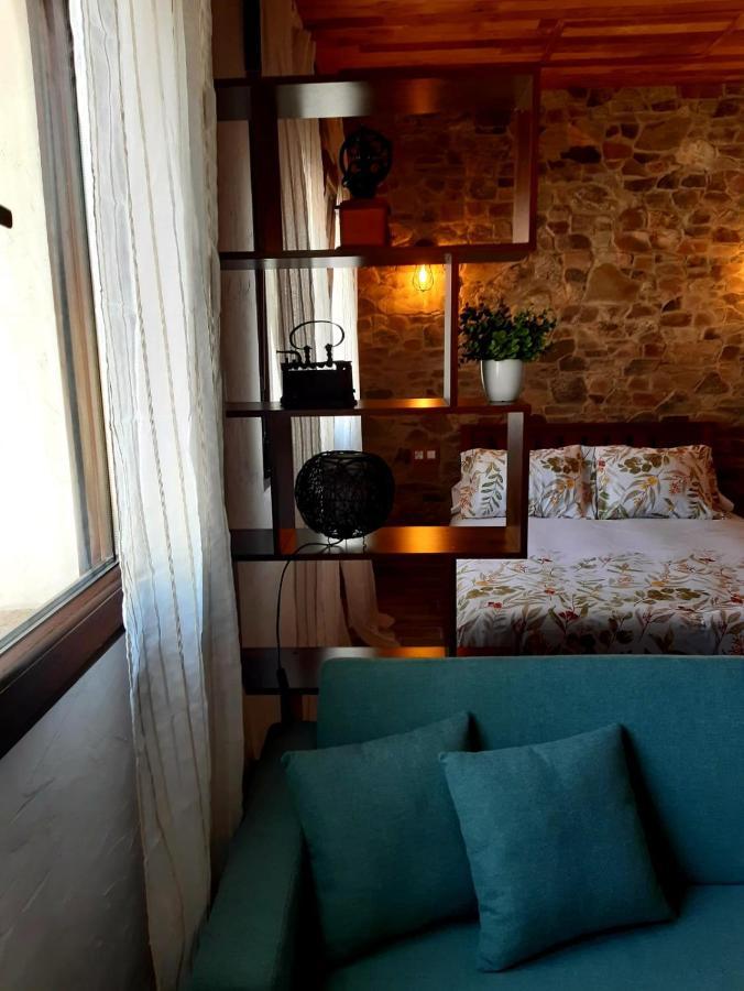 Apartamentos Callampa Torrejón el Rubio Екстериор снимка