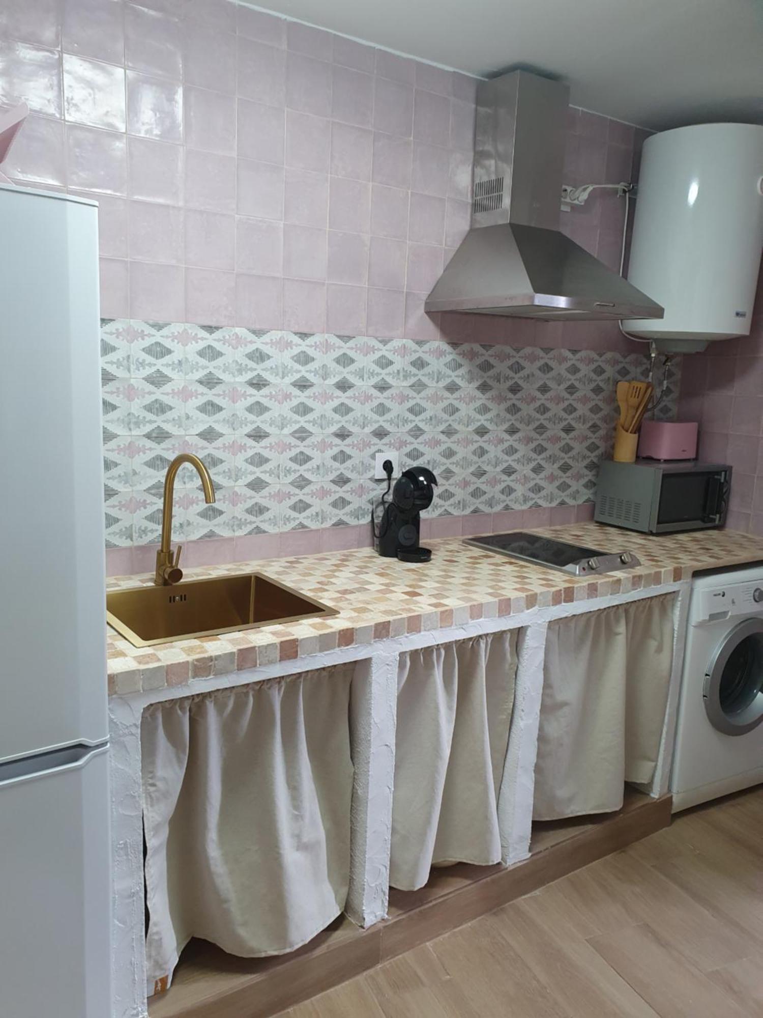 Apartamentos Callampa Torrejón el Rubio Екстериор снимка